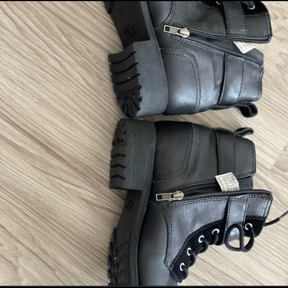 Ugg Women’s Combat Boots size 9 - Picture 10 of 12